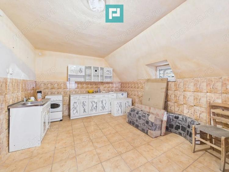 Casă cu Teren 600 Mp în Laz