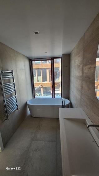 Casă individuală cu 6 camere cu Canalizare în Pipera