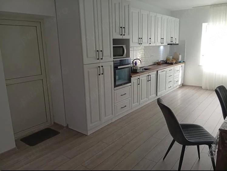 Casă cu 3 camere cu Teren 800 Mp în Titulescu