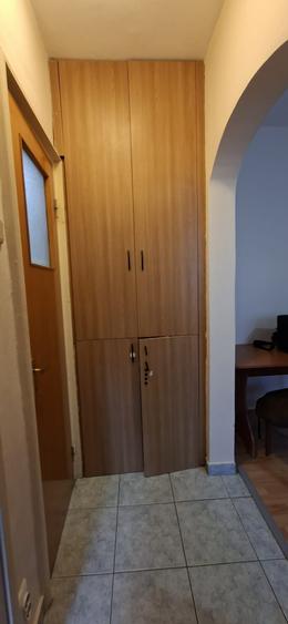 Apartament cu 3 camere semidecomandat în Drumul Taberei