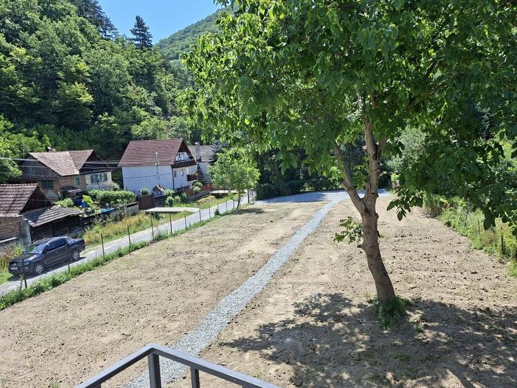 Casă individuală cu 10 camere cu Canalizare în Cisnădioara