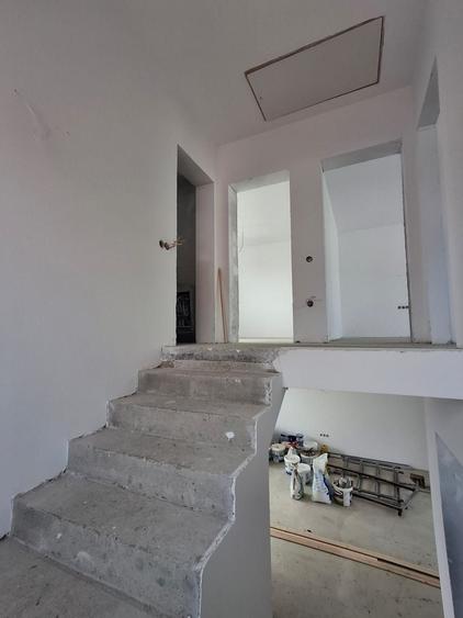 Duplex cu 3 camere cu Canalizare în Șelimbăr