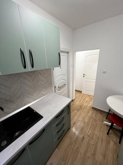 Apartament cu 2 camere semidecomandat, mobilat în Amzei