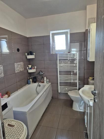 Casă cu 3 camere cu Teren 250 Mp în Berceni