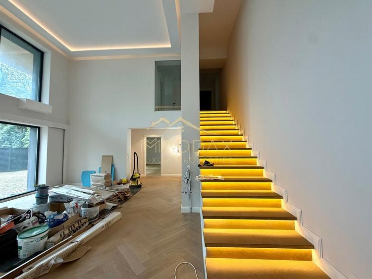Apartament cu 4 camere în Străulești