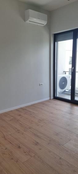 Apartament cu 3 camere semidecomandat în Tunari
