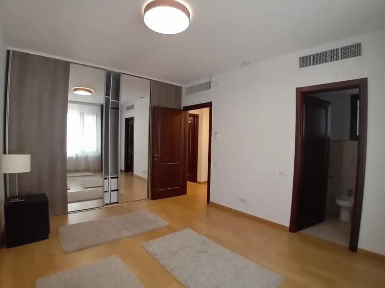Apartament cu 3 camere semidecomandat, mobilat în Clucerului