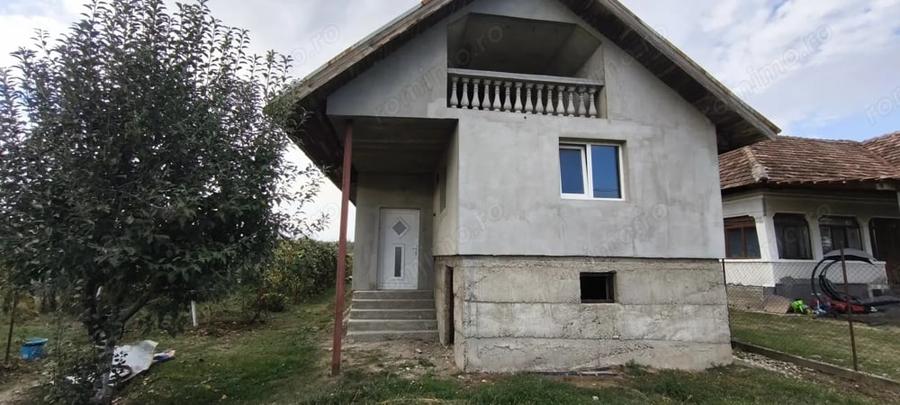 Casă cu 5 camere cu Teren 4316 Mp în Câlnic