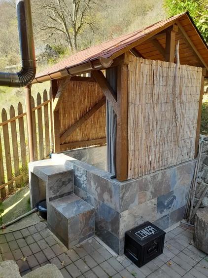 Casă cu 2 camere cu Teren 331 Mp în Lăpuștești