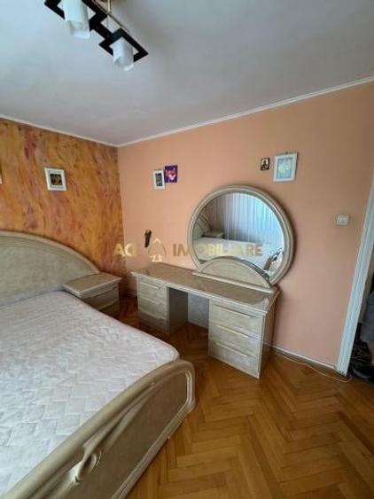 Apartament cu 3 camere decomandat, mobilat în Berceni