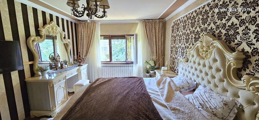 Apartament cu 3 camere decomandat, mobilat în Central