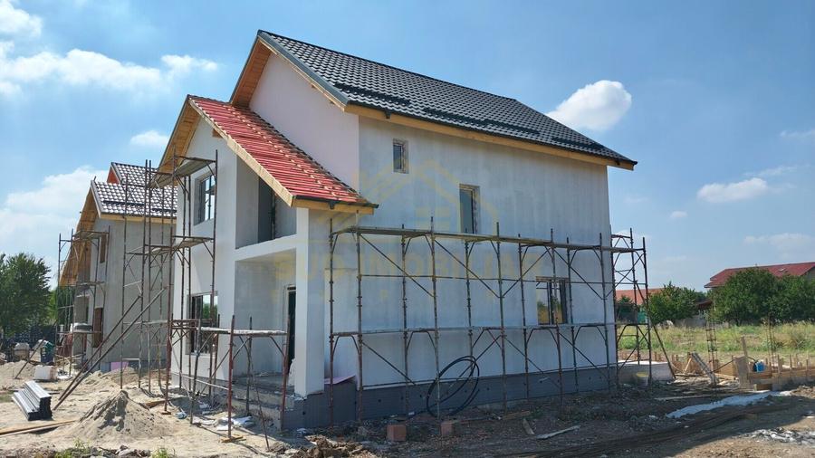 Casă individuală cu 4 camere cu Canalizare în Glina