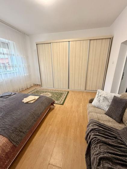 Casă cu 2 camere cu Teren 190 Mp în Central