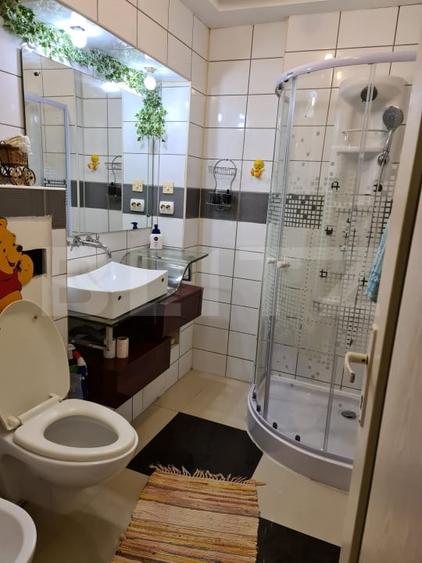 Apartament cu 3 camere decomandat, mobilat în Sud