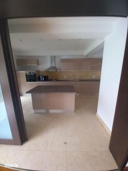 Casă cu 7 camere cu Teren 750 Mp în Cișmigiu