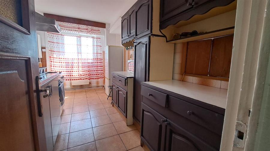 Penthouse cu 4 camere decomandat, mobilat în Centrul Civic
