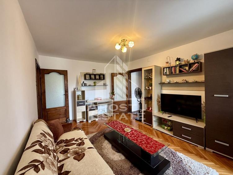 Apartament cu 2 camere semidecomandat, mobilat în Girocului
