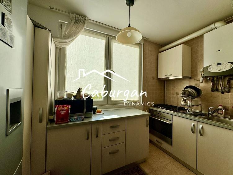 Apartament cu 3 camere semidecomandat, mobilat în Turnișor
