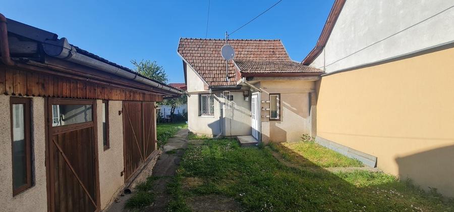 Casă individuală cu 2 camere cu Canalizare în Ultracentral