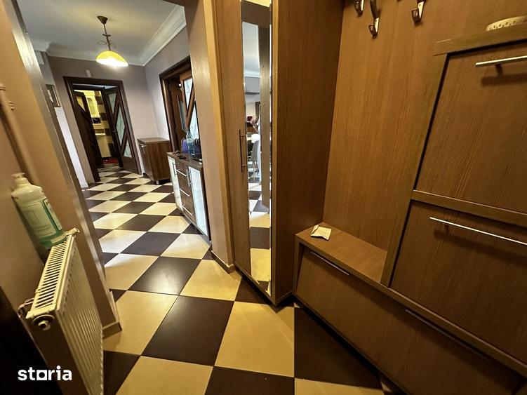 Apartament cu 3 camere decomandat în Centrul Civic