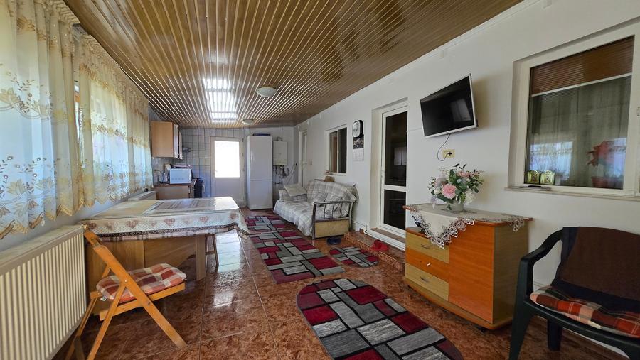 Casă individuală cu 5 camere cu Canalizare în Coiciu
