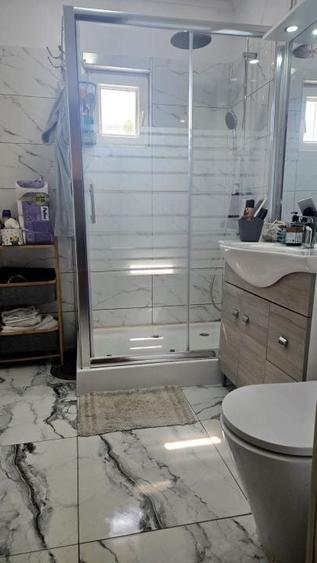 Apartament cu 3 camere decomandat, mobilat în Exterior Sud