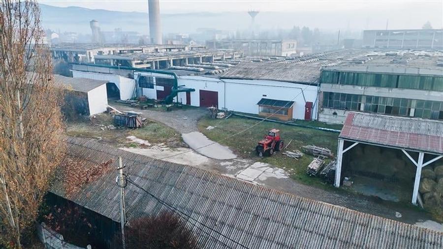 Spațiu industrial, de 4,439 mp, în Vest
