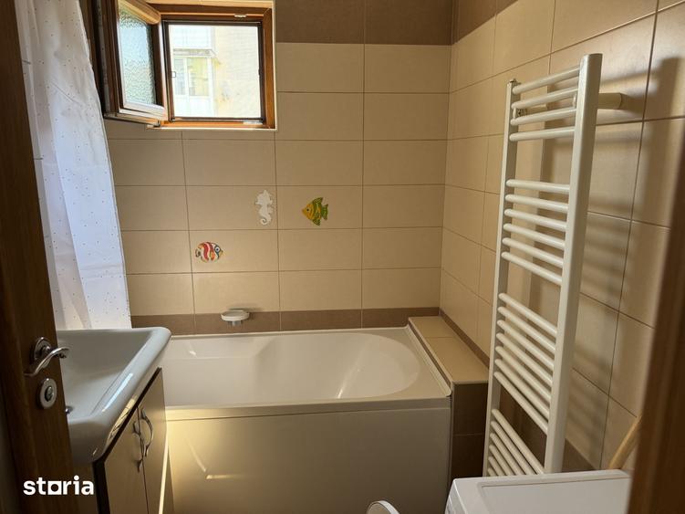 Apartament cu 2 camere decomandat în Valea Aurie
