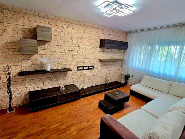 Apartament cu 3 camere decomandat, mobilat în Pantelimon