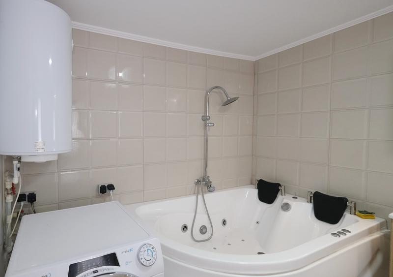 Casă individuală cu 11 camere cu Piscina în Cheia