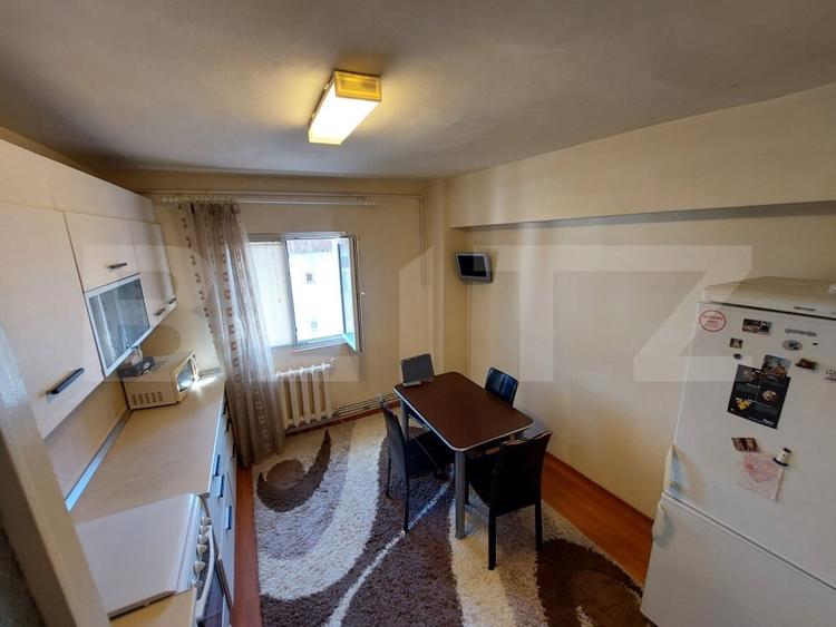 Apartament cu 2 camere decomandat, mobilat în Sud