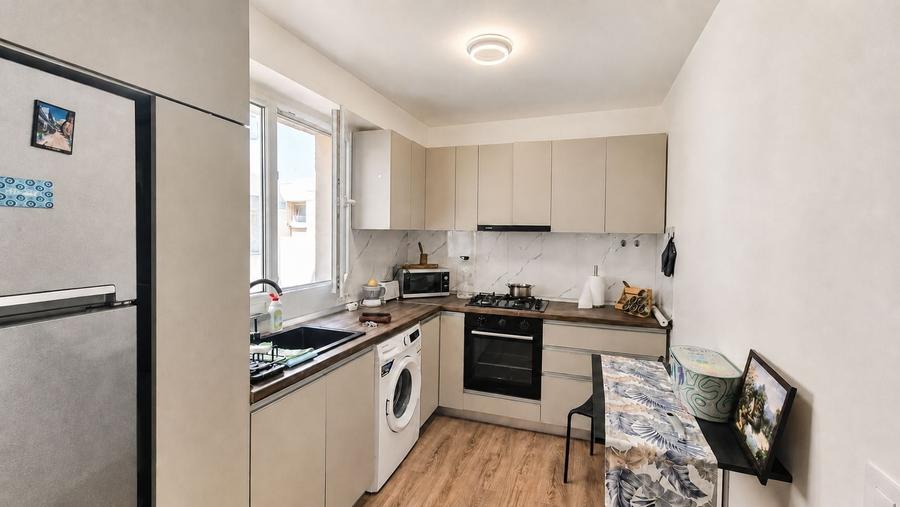 Apartament cu 2 camere decomandat, mobilat în Giurgiului