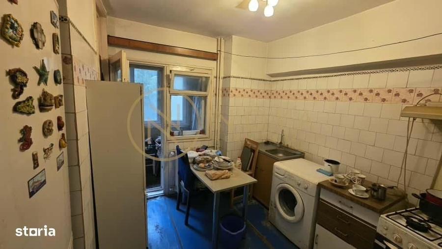 Apartament cu 4 camere decomandat în Lacul Tei