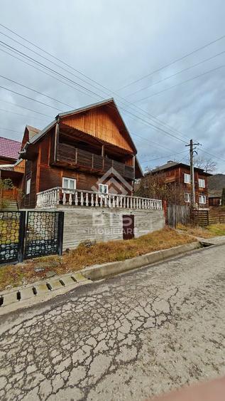 Casă individuală cu 4 camere cu Canalizare în Calea Moldovei