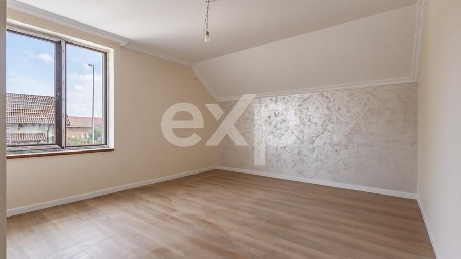Duplex cu 5 camere cu Teren 315 Mp în Giarmata