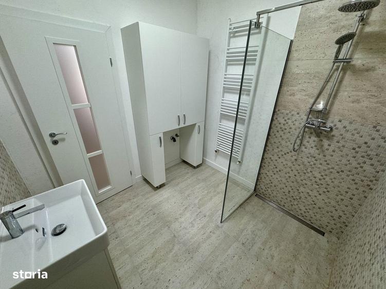 Casă cu 3 camere cu Canalizare în Central