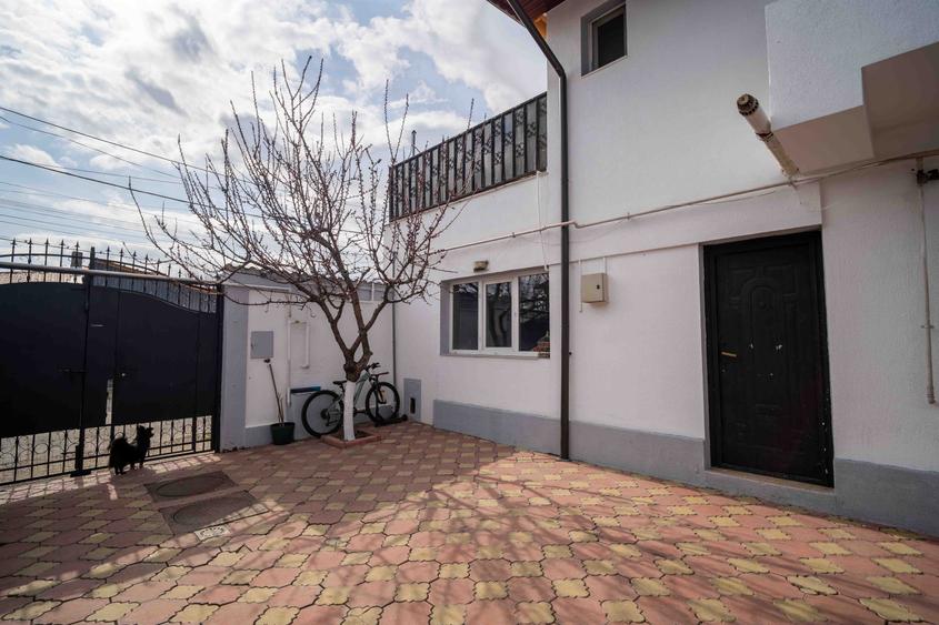 Casă individuală cu 10 camere cu Garaj în Chitila