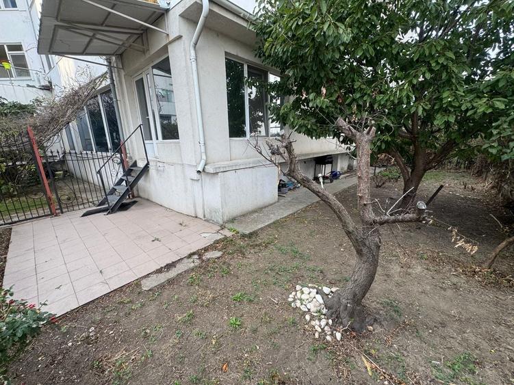 Apartament cu 3 camere decomandat, mobilat în Faleza Nord