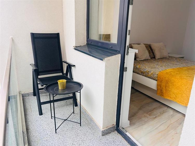 Apartament cu 2 camere semidecomandat, mobilat în Calea București