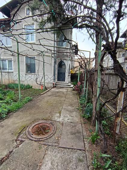 Casă individuală cu 5 camere cu Teren 150 Mp în Cantacuzino
