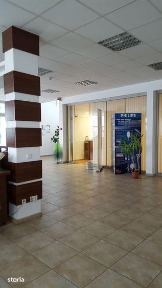 Spațiu comercial, de 1,700 mp, în Nord