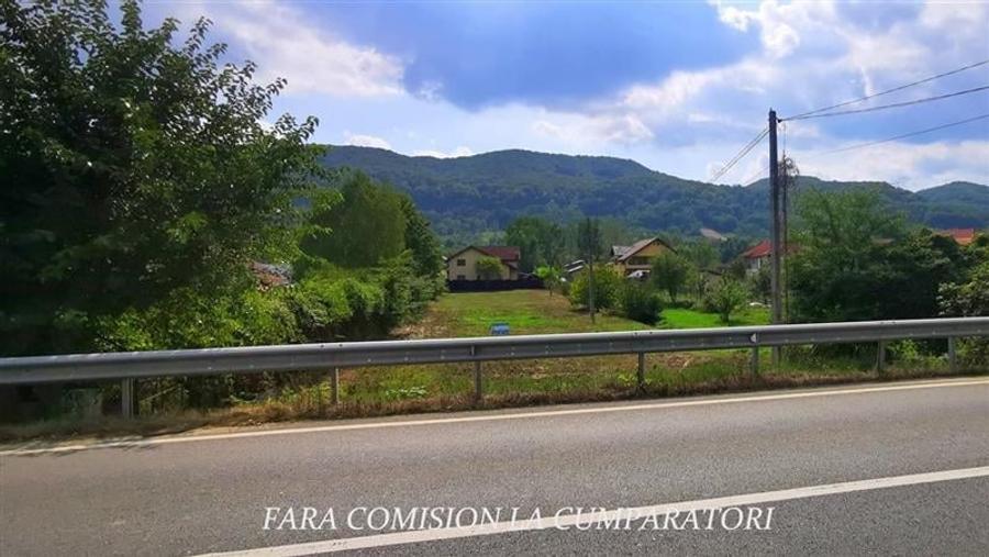 Teren Construcții intravilan de 1940 mp, în Vlădești