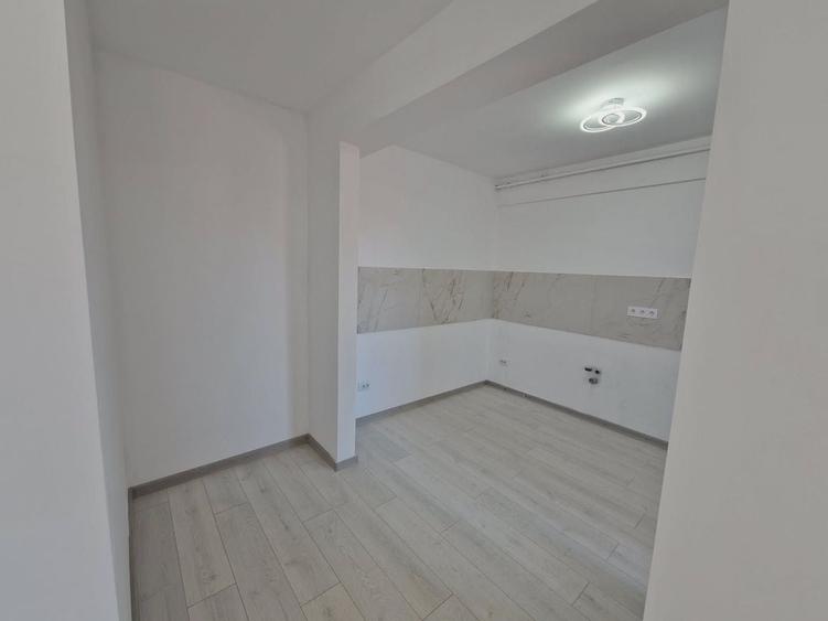 Apartament cu 3 camere semidecomandat în Someșeni