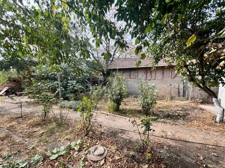 Casă individuală cu 5 camere cu Teren 2000 Mp în Grojdibodu