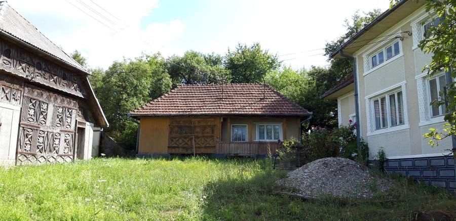 Casă cu 4 camere decomandat în Central