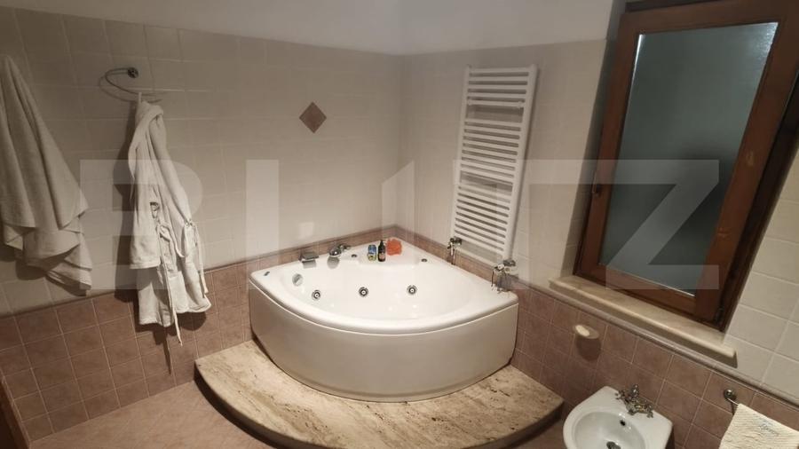 Casă individuală cu 4 camere cu Canalizare în Plopeni