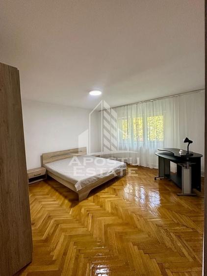 Apartament cu 3 camere decomandat în Complex Studențesc