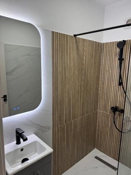 Apartament cu 3 camere semidecomandat în Cișmigiu