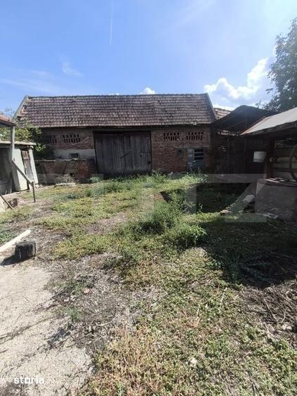 Casă cu 3 camere cu Teren 3900 Mp în Central
