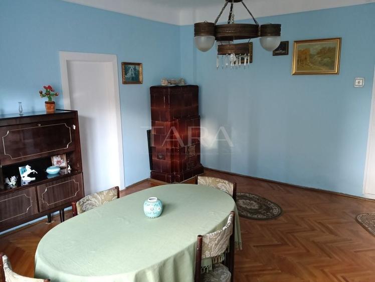 Apartament 3 camere ultracentral – terasă, pod 80 mp și curte - 1